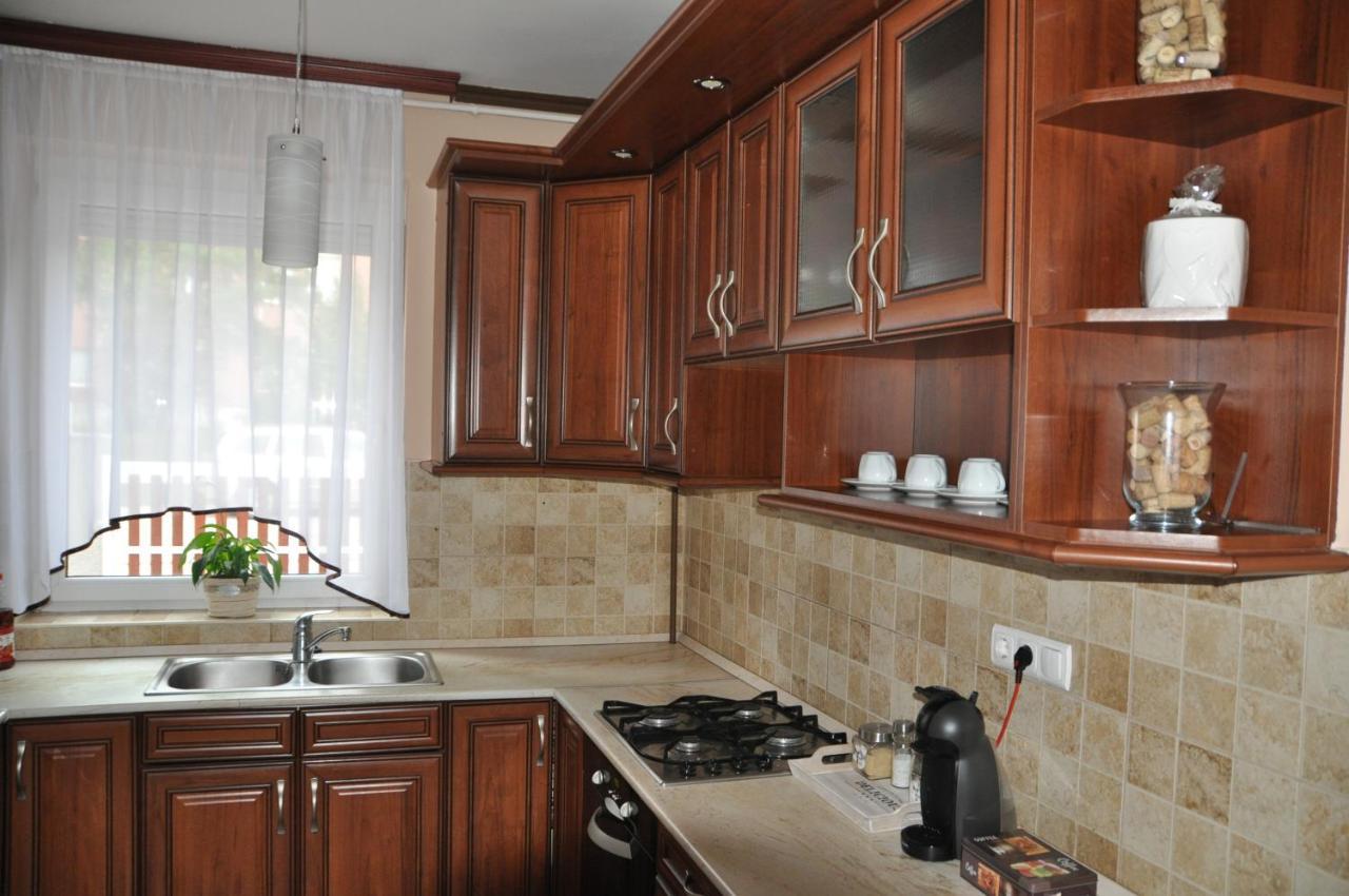 Gyorszem Apartman ภายนอก รูปภาพ